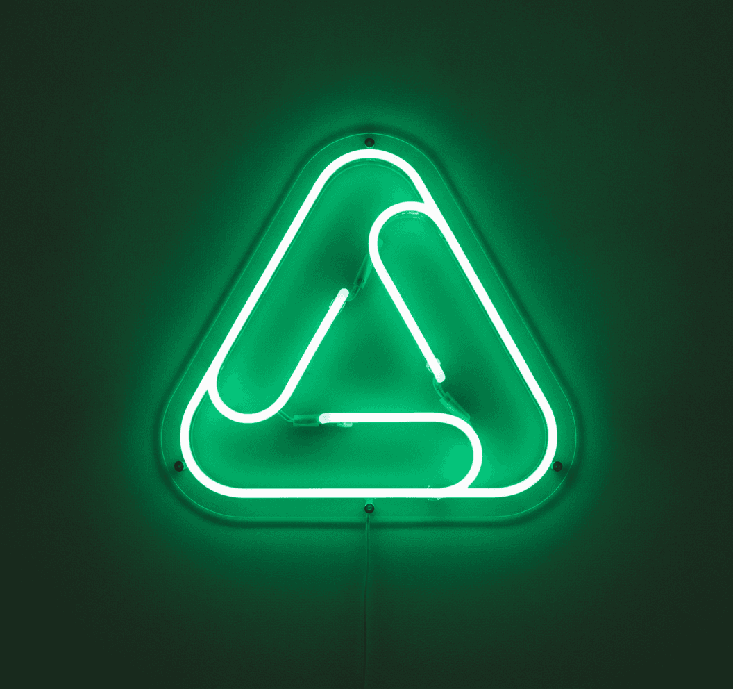 Geometrik Üçgen Neon Duvar Dekoru, Modern Line Art LED Işık