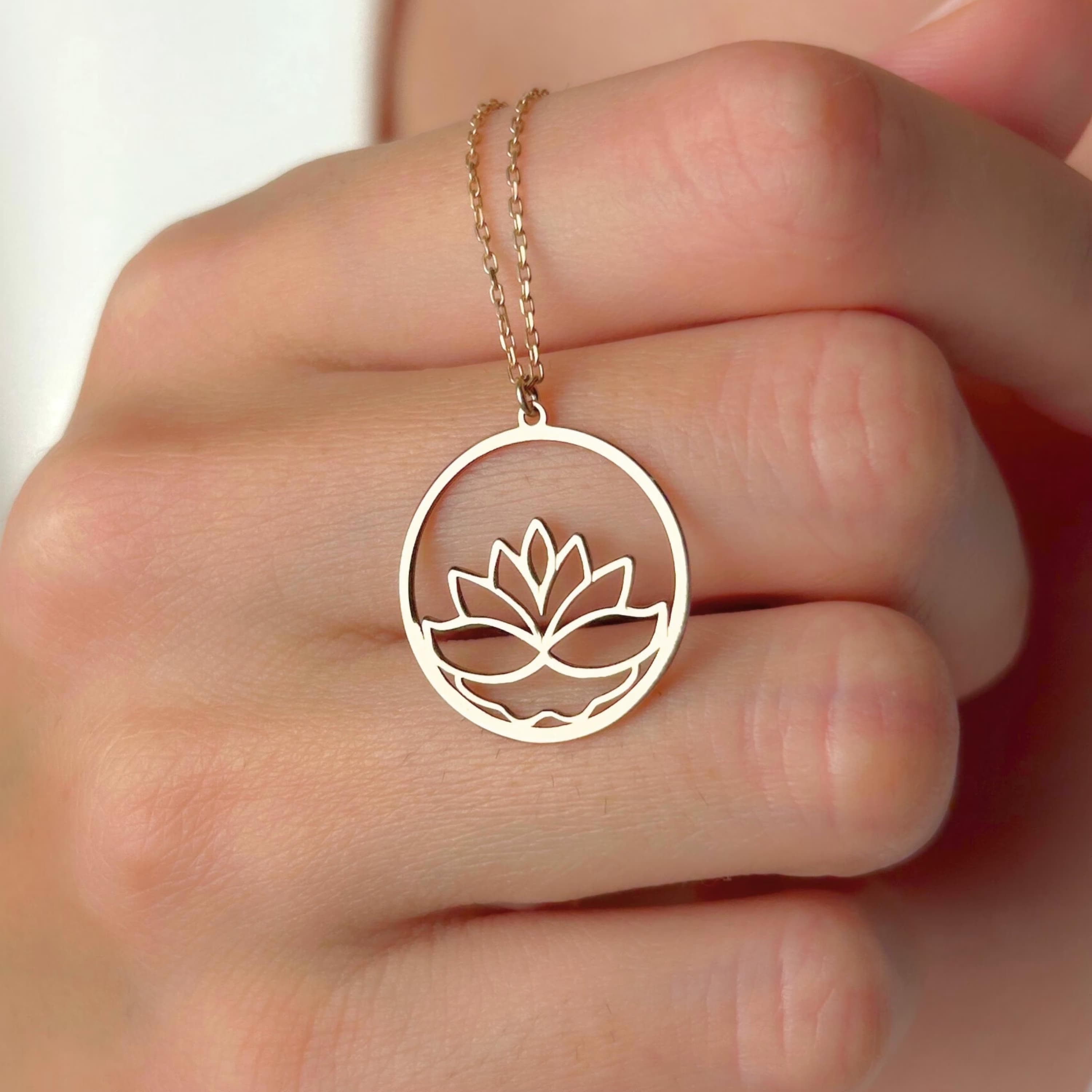 925 Ayar Gümüş Altın Kaplama Yuvarlak Lotus Kolye