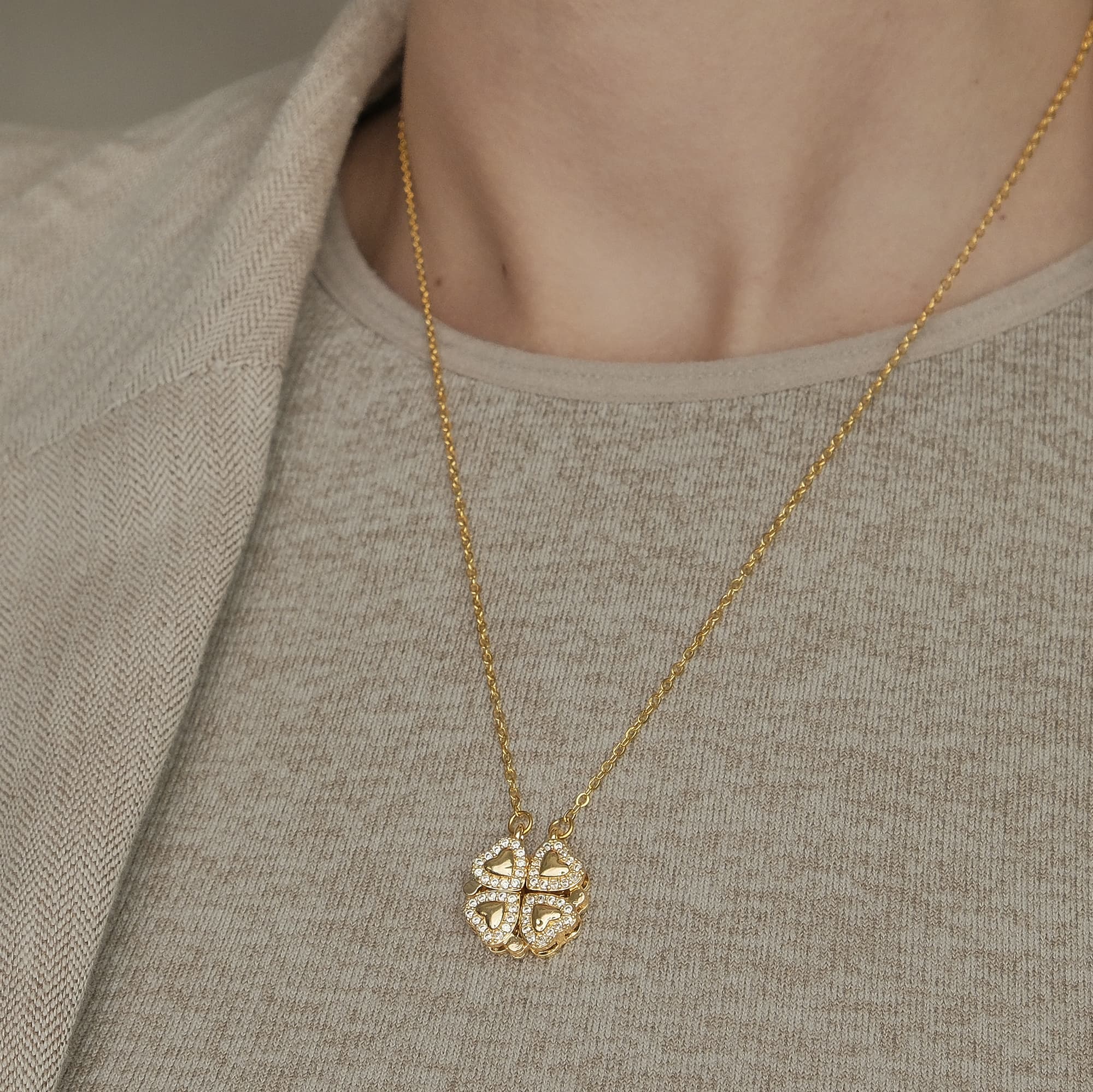 Aşk Yoncası Minimal Açılır Kolye